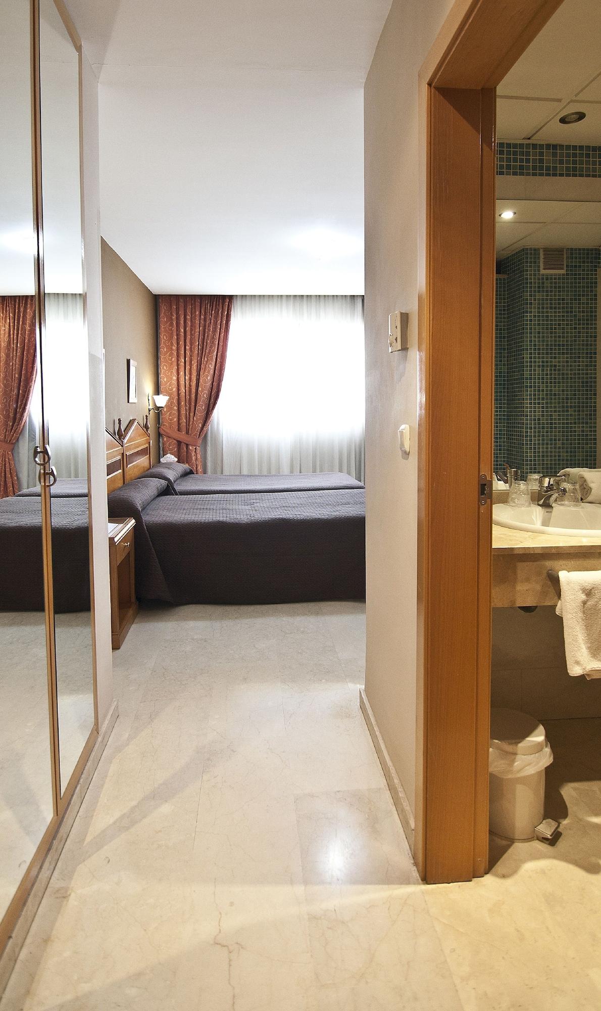 Hotel Tocina Business Альболоте Екстер'єр фото