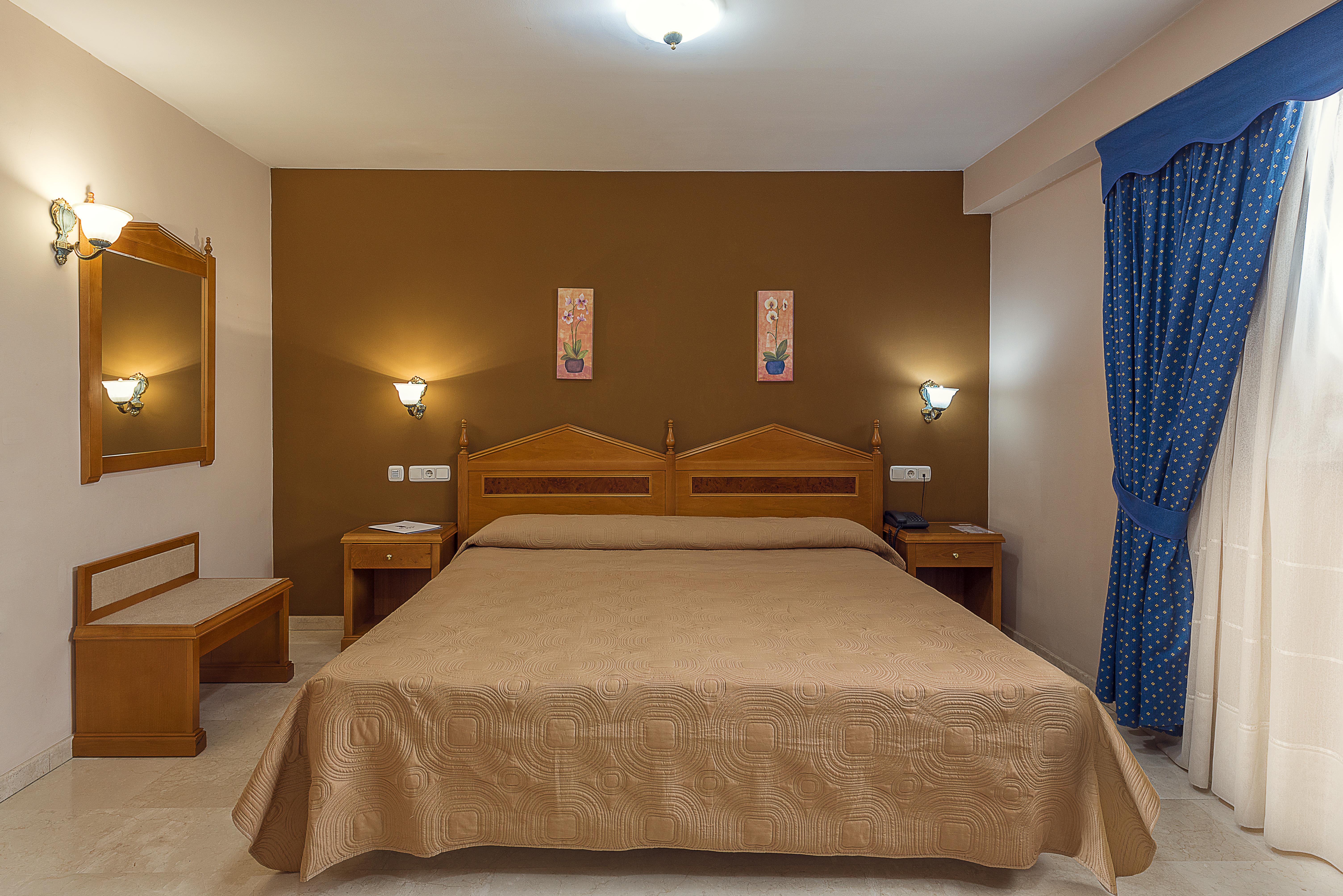 Hotel Tocina Business Альболоте Екстер'єр фото