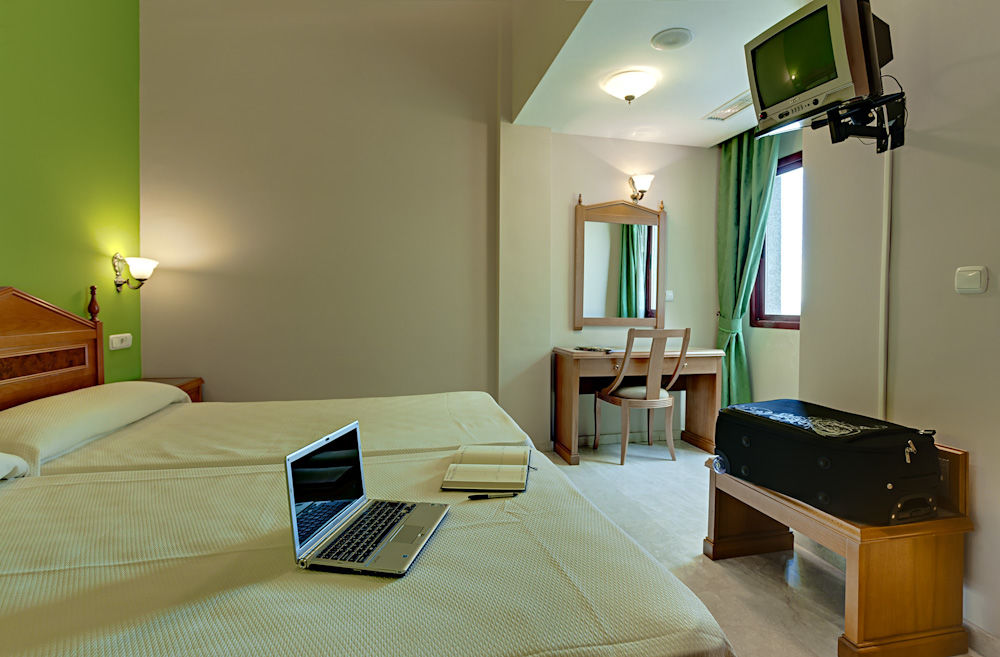 Hotel Tocina Business Альболоте Номер фото