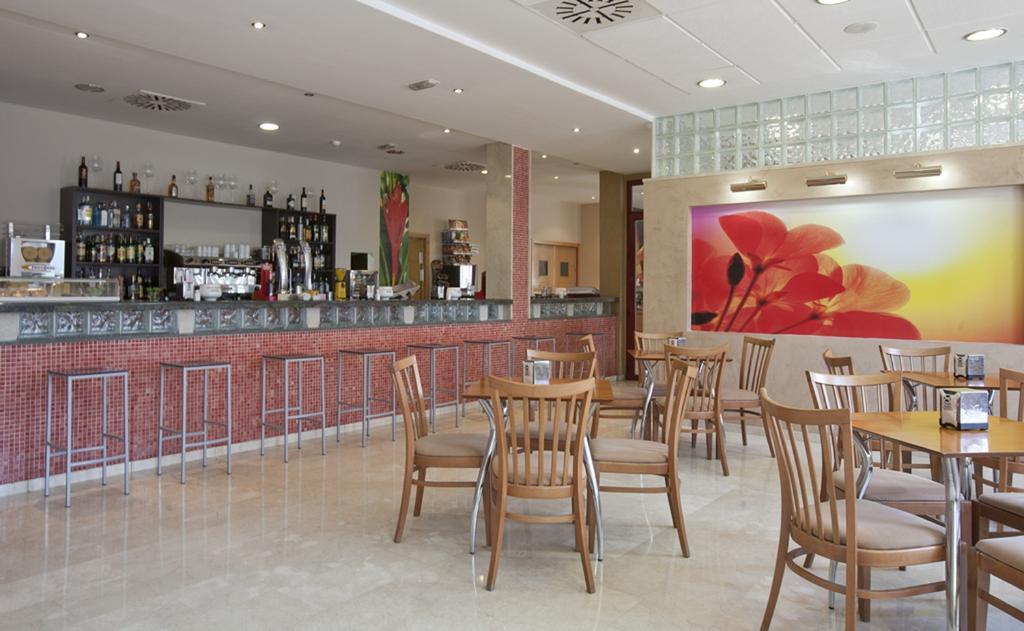 Hotel Tocina Business Альболоте Екстер'єр фото